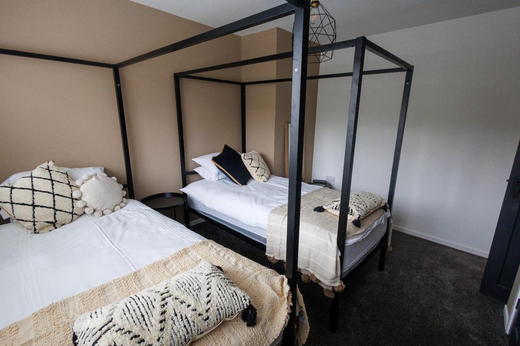 Uber Stylish 3 Bedroom Home Off Road Parking Near Town Centre And Bike Park Wales Merthyr Tydfil Exterior photo