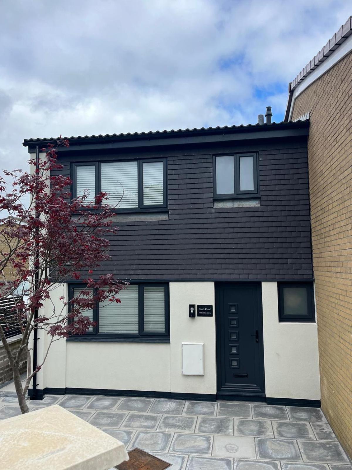 Uber Stylish 3 Bedroom Home Off Road Parking Near Town Centre And Bike Park Wales Merthyr Tydfil Exterior photo